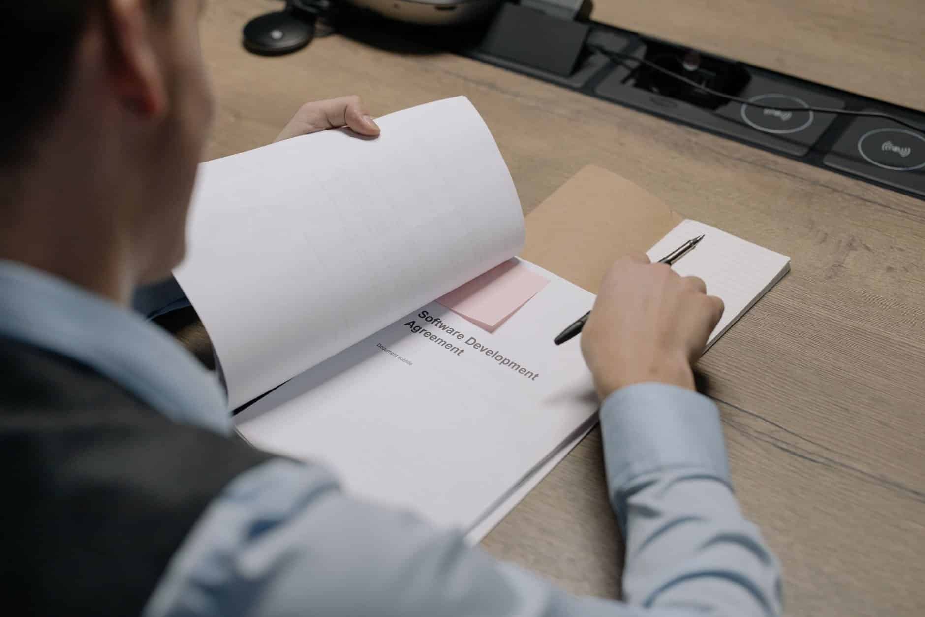 software licensing agreement solicitors drafting a saas contract.